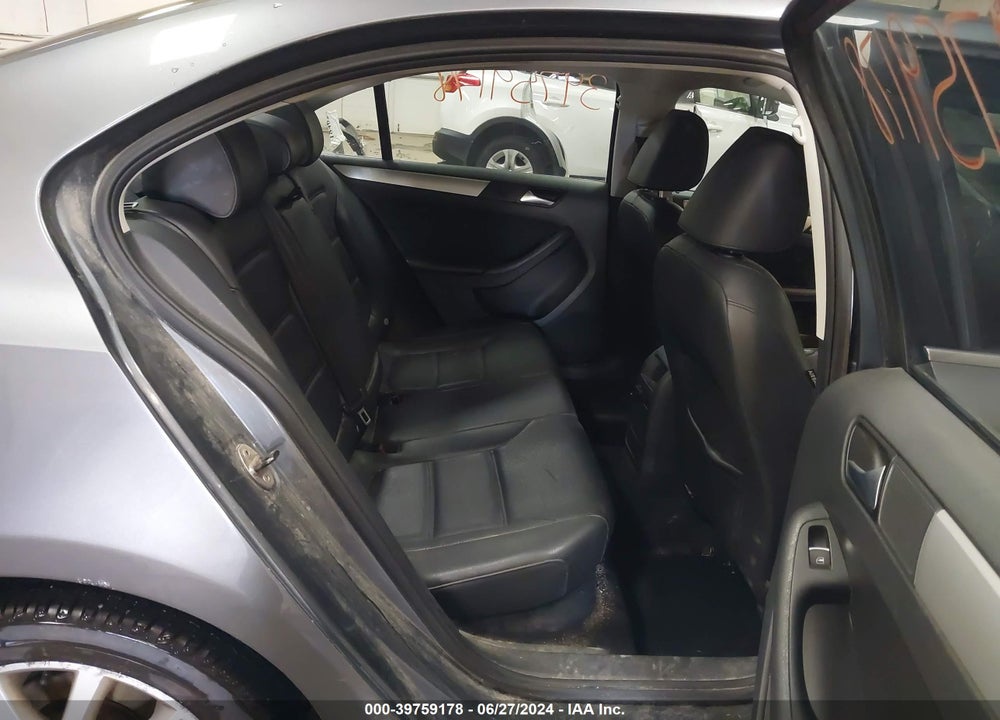 2014 VOLKSWAGEN JETTA 1.8T SE VIN: 3VWD17AJ0EM361924