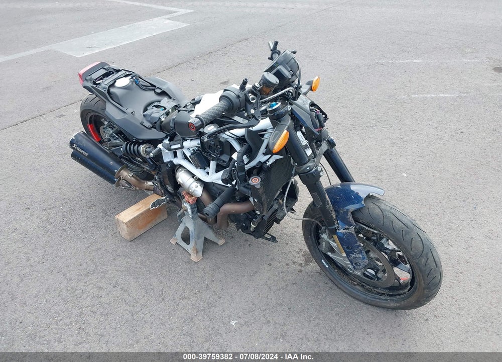 2024 INDIAN MOTORCYCLE CO. FTR X 100% R CARBON VIN: 56KRZU224R3014928