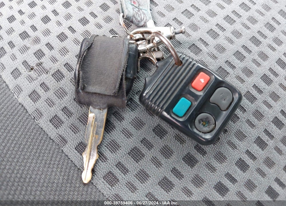 2006 FORD FOCUS ZX4 VIN: 1FAFP34N86W146235