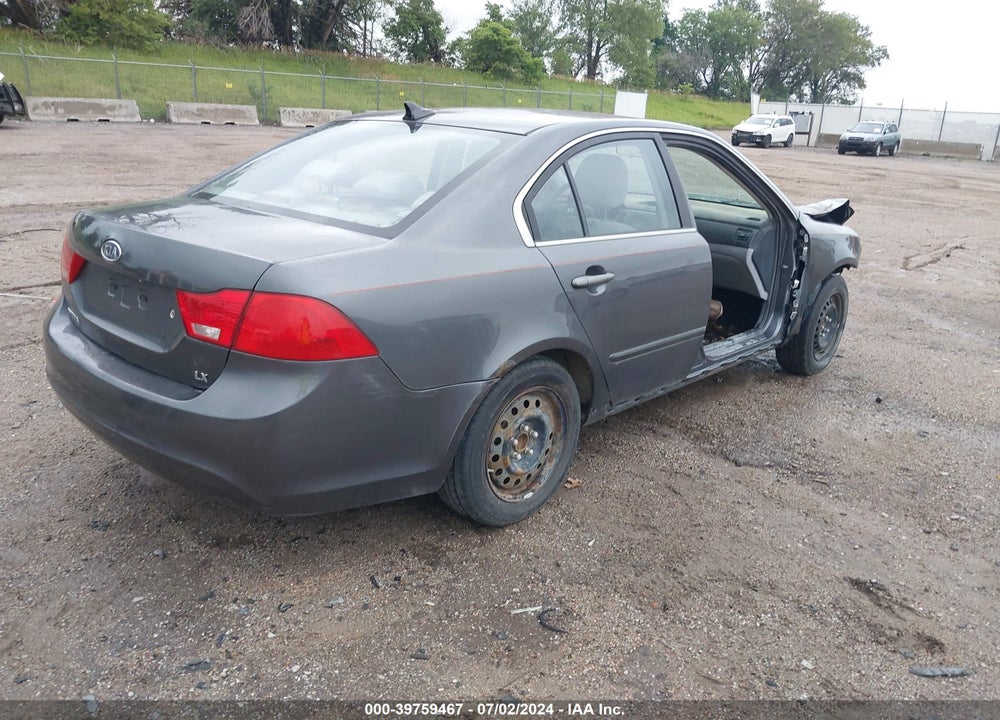 2009 KIA OPTIMA LX VIN: KNAGE228X95355950