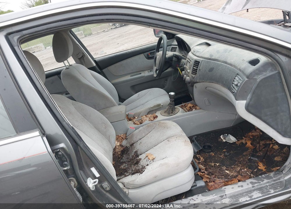 2009 KIA OPTIMA LX VIN: KNAGE228X95355950
