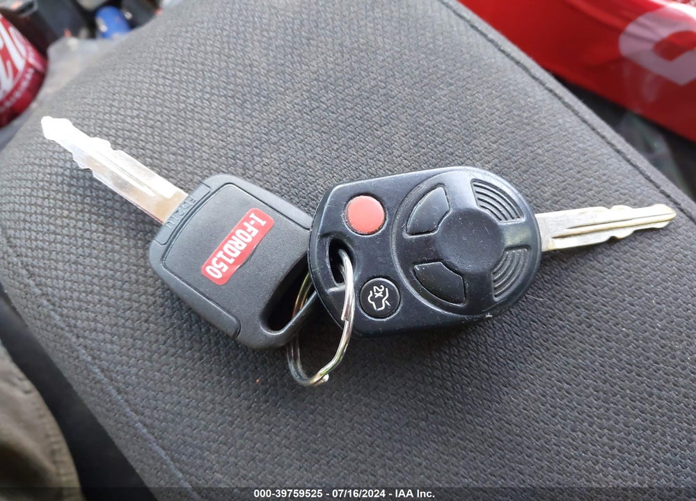 2008 FORD ESCAPE XLT VIN: 1FMCU93128KB24891