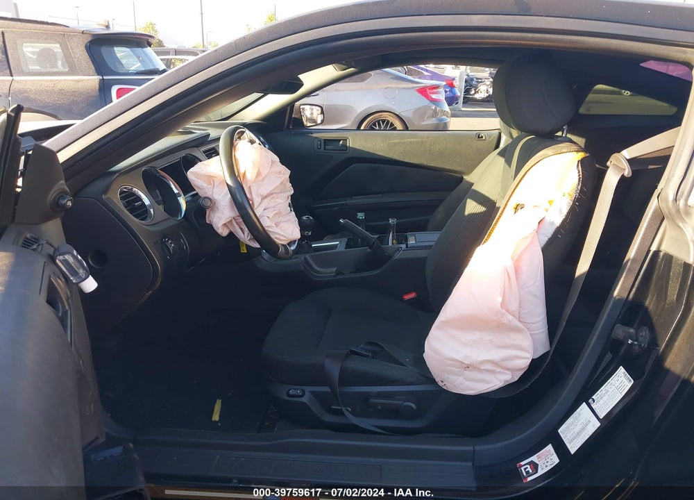 2014 FORD MUSTANG V6 VIN: 1ZVBP8AM5E5250457