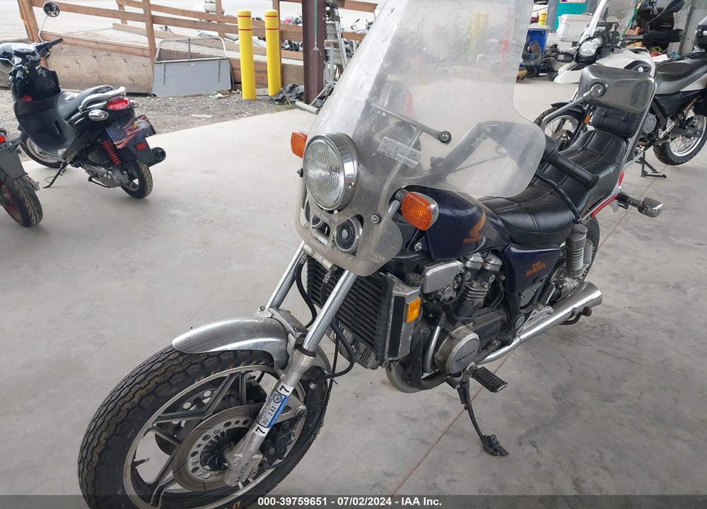 1982 HONDA VF750 C VIN: JH2RC0718CM021535