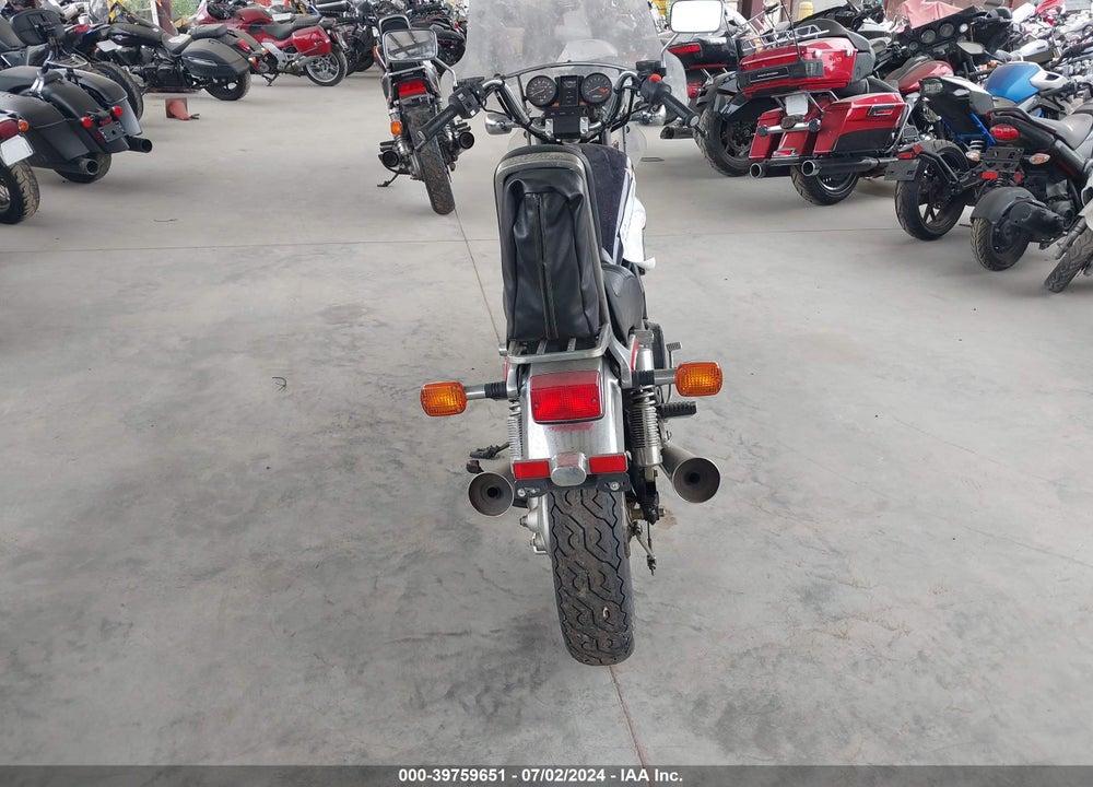1982 HONDA VF750 C VIN: JH2RC0718CM021535