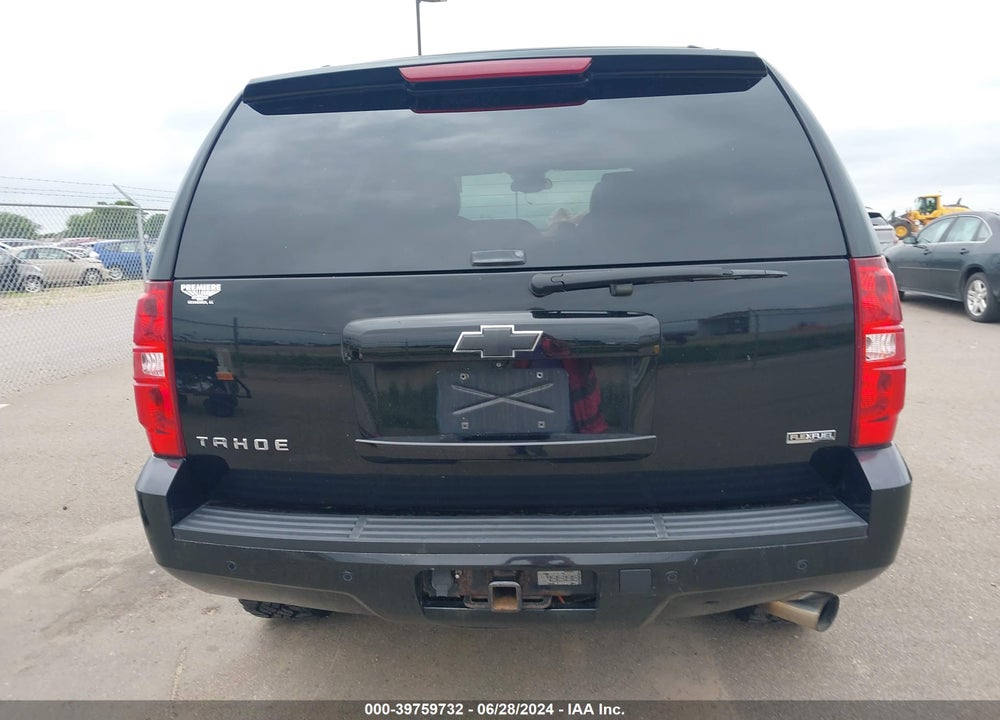 2008 CHEVROLET TAHOE LT VIN: 1GNFK13018R259150