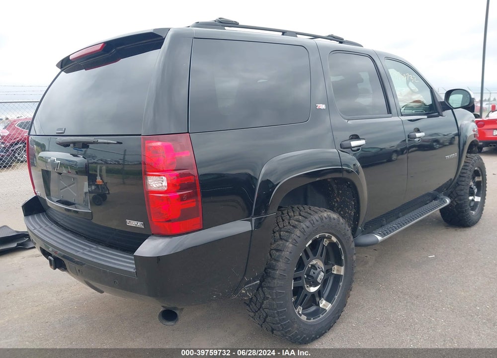 2008 CHEVROLET TAHOE LT VIN: 1GNFK13018R259150