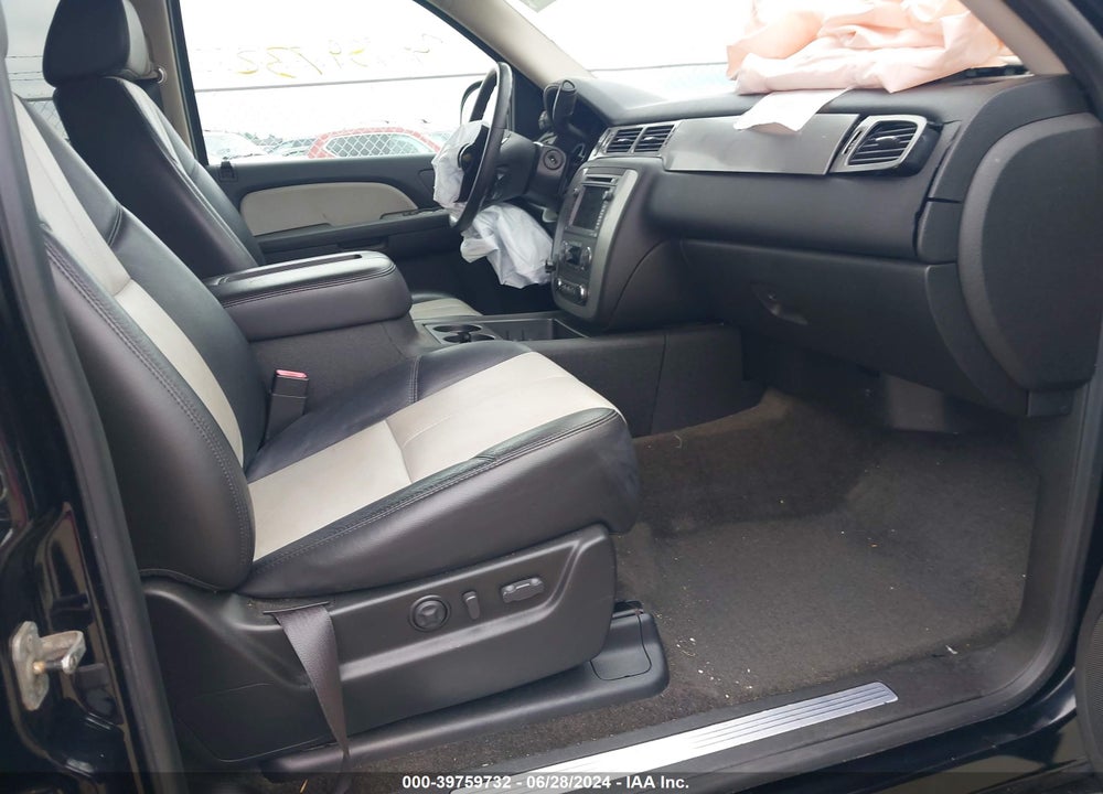 2008 CHEVROLET TAHOE LT VIN: 1GNFK13018R259150