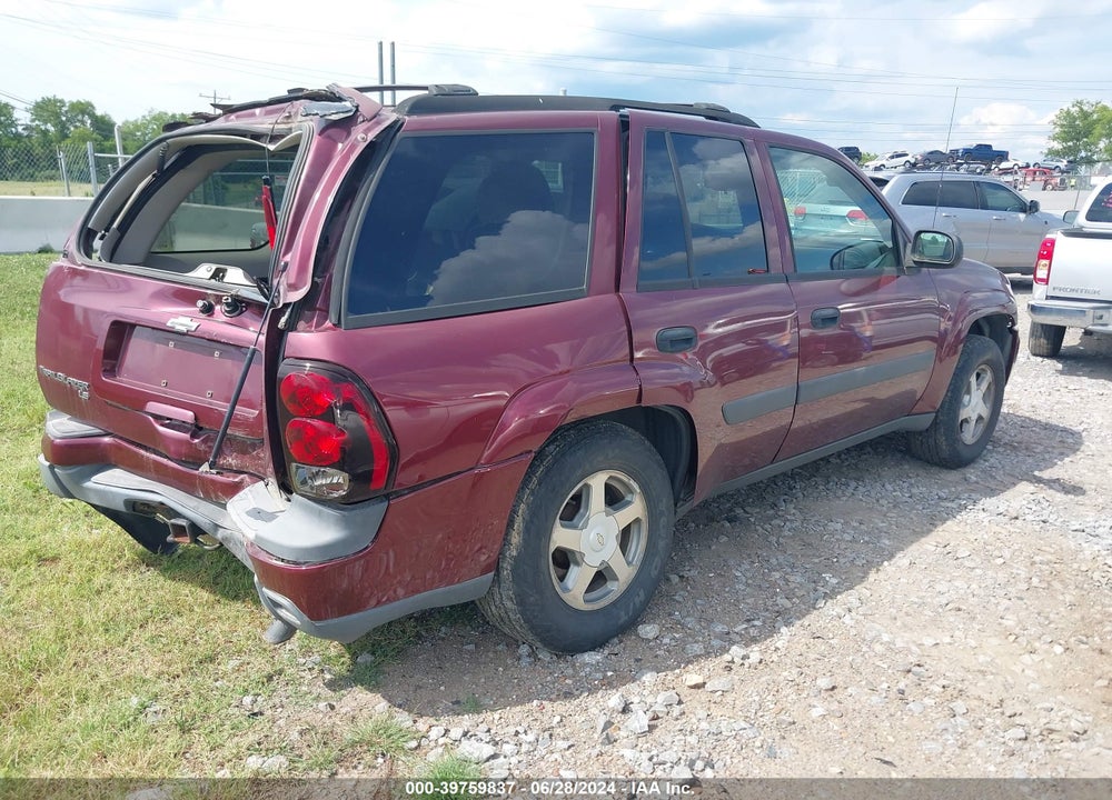 2005 CHEVROLET TRAILBLAZER LS VIN: 1GNDT13S252237815