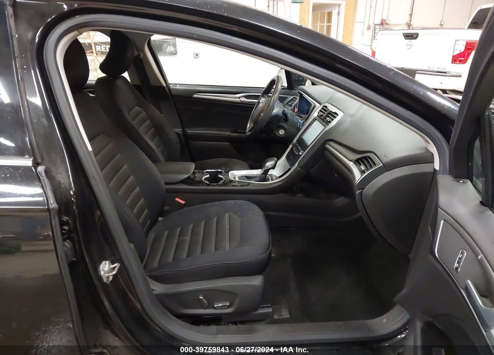 2015 FORD FUSION SE VIN: 3FA6P0HD6FR236695