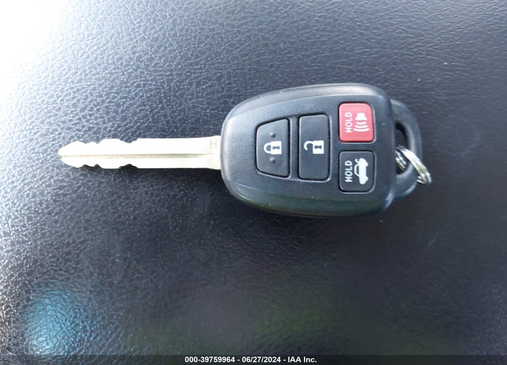 2017 TOYOTA CAMRY SE VIN: 4T1BF1FK7HU716643