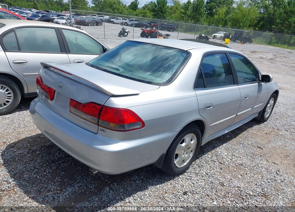 2001 HONDA ACCORD 3.0 EX VIN: 1HGCG165X1A005088