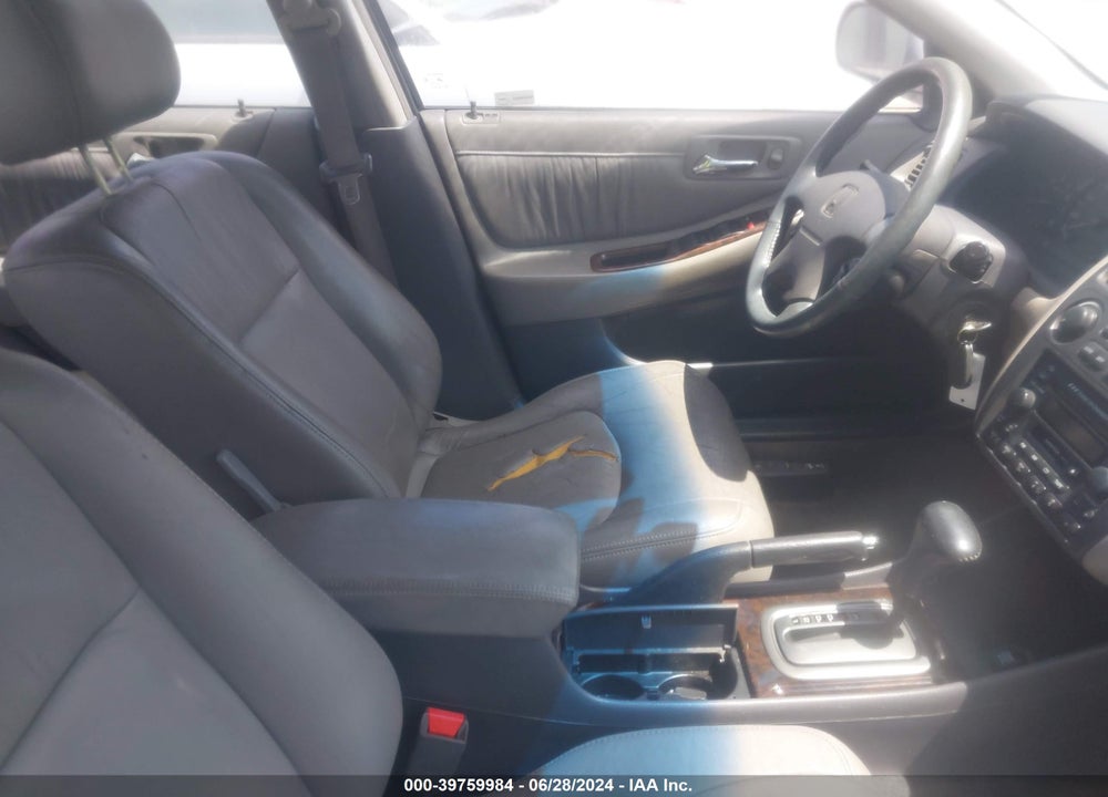 2001 HONDA ACCORD 3.0 EX VIN: 1HGCG165X1A005088