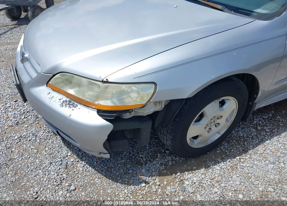 2001 HONDA ACCORD 3.0 EX VIN: 1HGCG165X1A005088