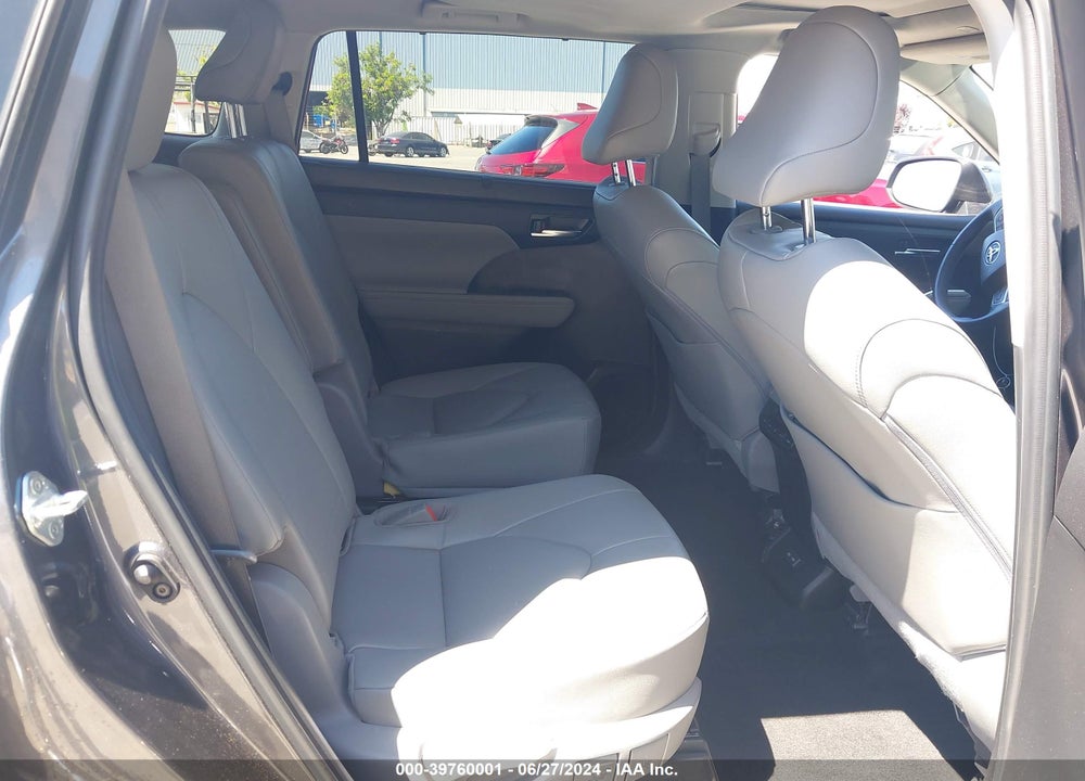 2023 TOYOTA HIGHLANDER XLE VIN: 5TDKDRBH6PS006171
