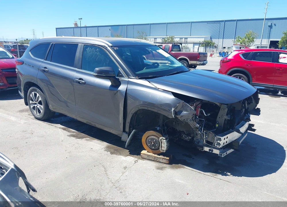 2023 TOYOTA HIGHLANDER XLE VIN: 5TDKDRBH6PS006171