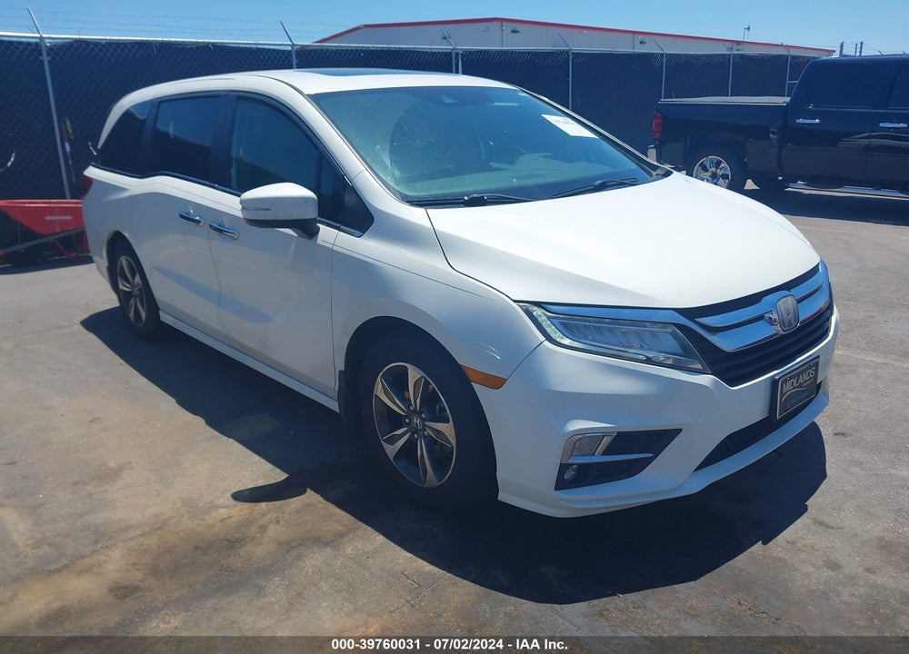 2018 HONDA ODYSSEY TOURING VIN: 5FNRL6H8XJB007858