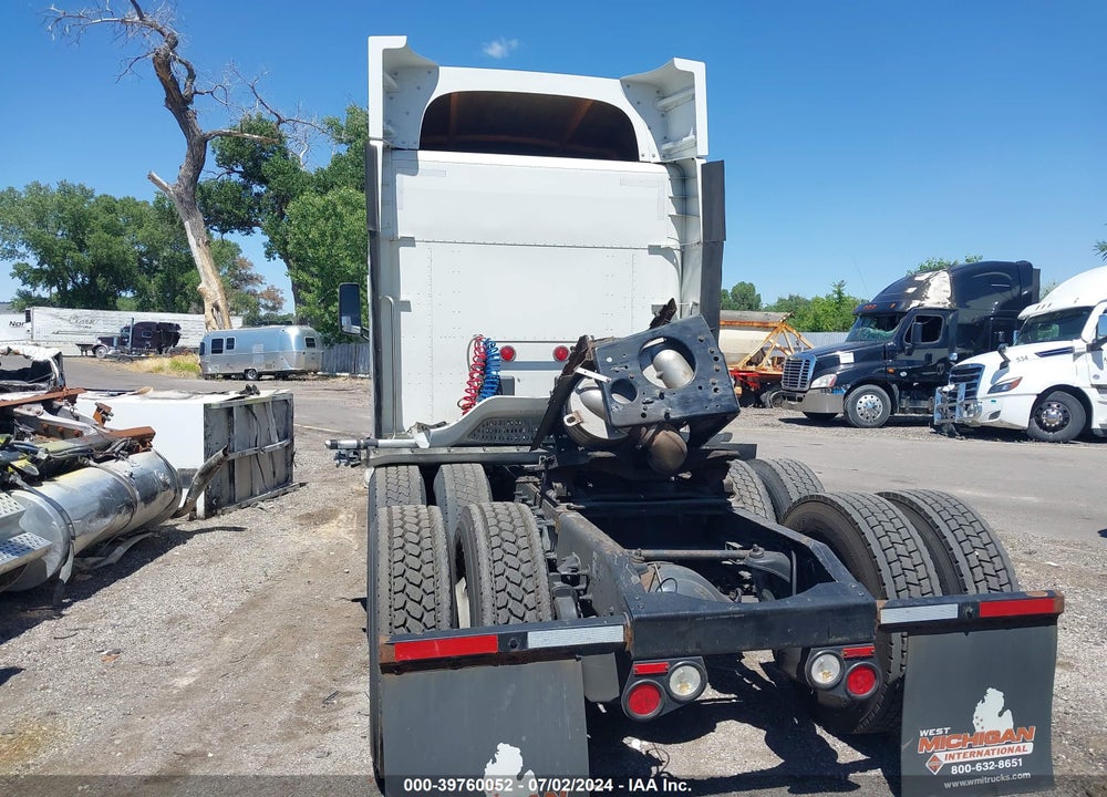 2016 PETERBILT 579 VIN: 1XPBDP9X6GD336470