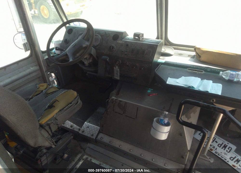 2009 FREIGHTLINER CHASSIS M LINE WALK-IN VAN VIN: 4UZAAPDU19CAL9181