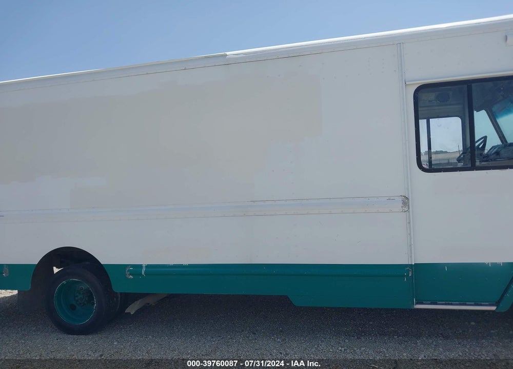 2009 FREIGHTLINER CHASSIS M LINE WALK-IN VAN VIN: 4UZAAPDU19CAL9181