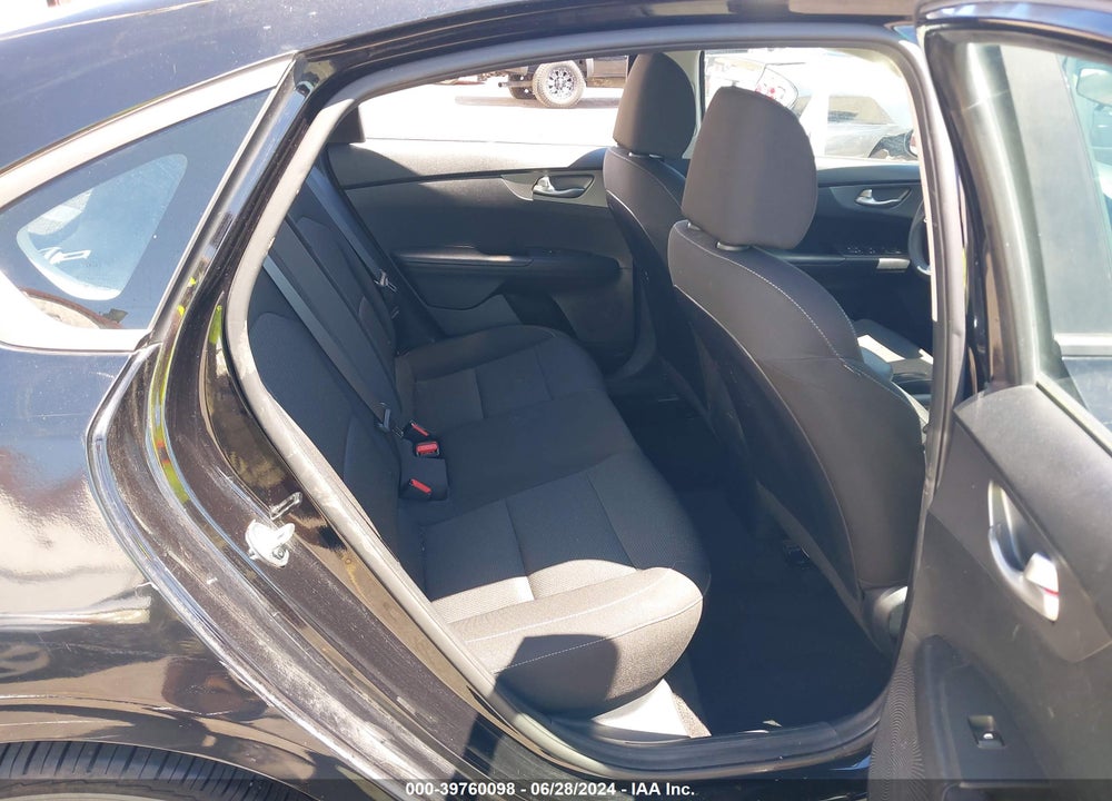 2019 KIA FORTE LXS VIN: 3KPF24AD3KE016894