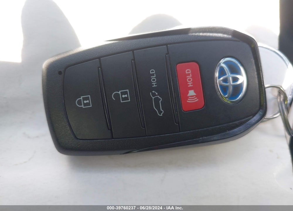 2022 TOYOTA VENZA XLE VIN: JTEAAAAH6NJ109703
