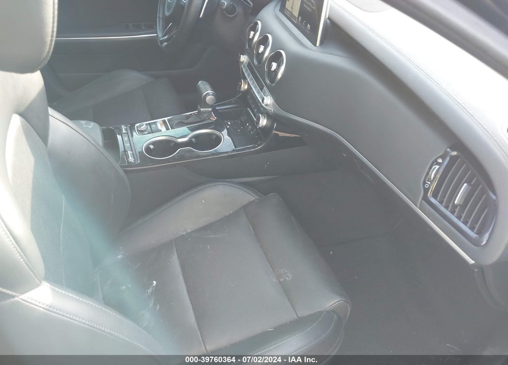 2019 KIA STINGER VIN: KNAE25LA0K6064361