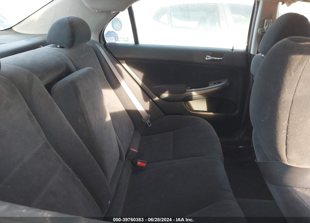 2004 HONDA ACCORD 2.4 EX VIN: JHMCM567X4C011139