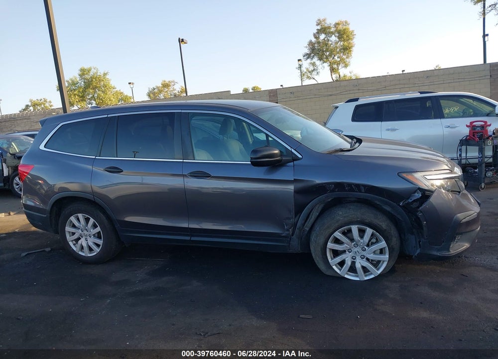 2019 HONDA PILOT LX VIN: 5FNYF5H11KB031743