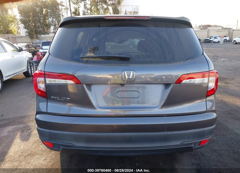 2019 HONDA PILOT LX VIN: 5FNYF5H11KB031743