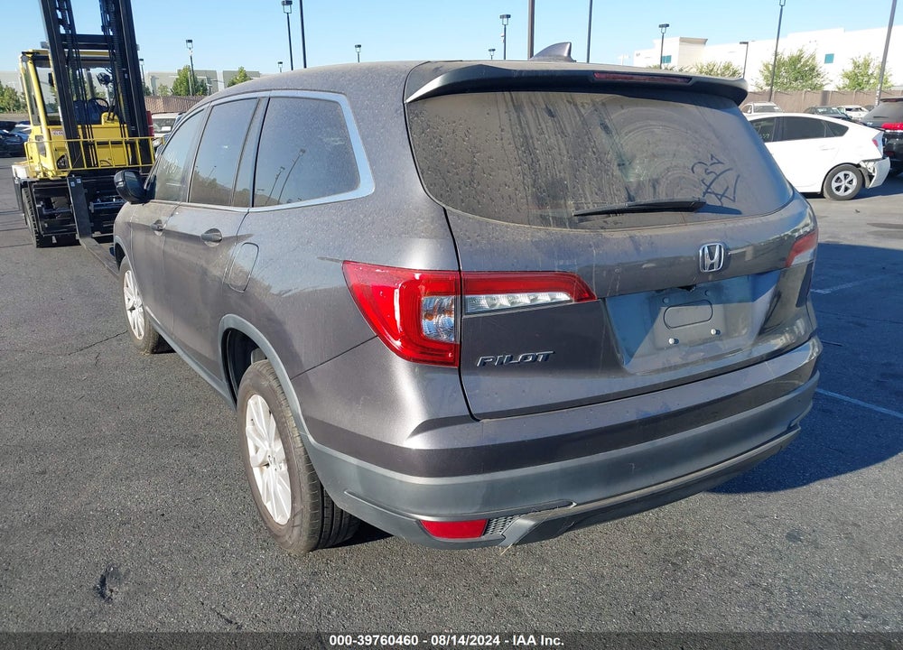 2019 HONDA PILOT LX VIN: 5FNYF5H11KB031743