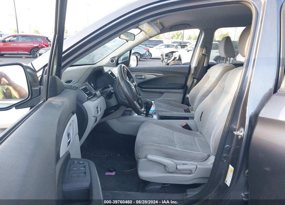 2019 HONDA PILOT LX VIN: 5FNYF5H11KB031743