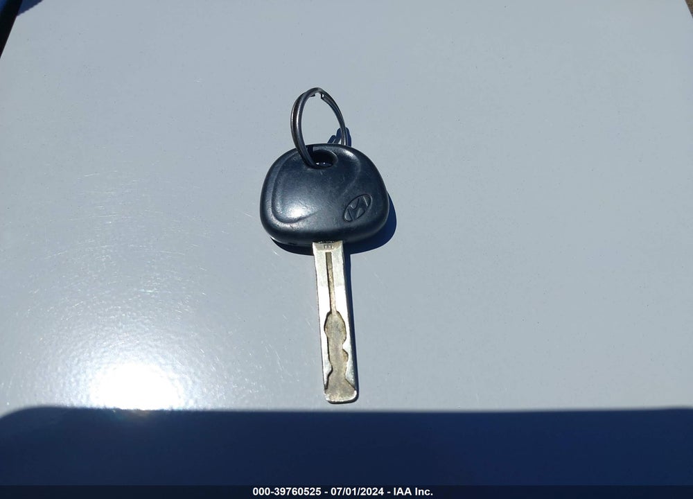 2013 HYUNDAI SONATA GLS VIN: 5NPEB4AC4DH521084