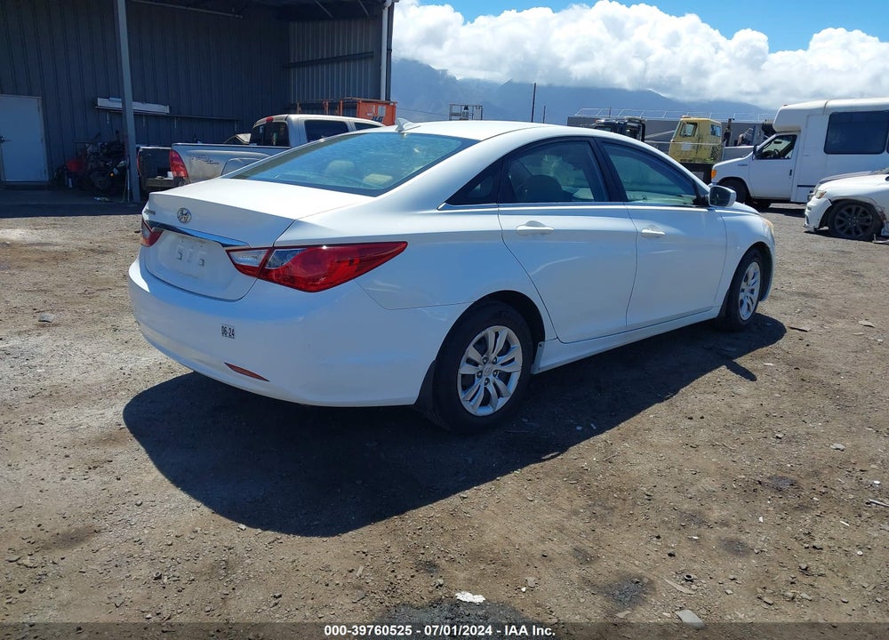2013 HYUNDAI SONATA GLS VIN: 5NPEB4AC4DH521084