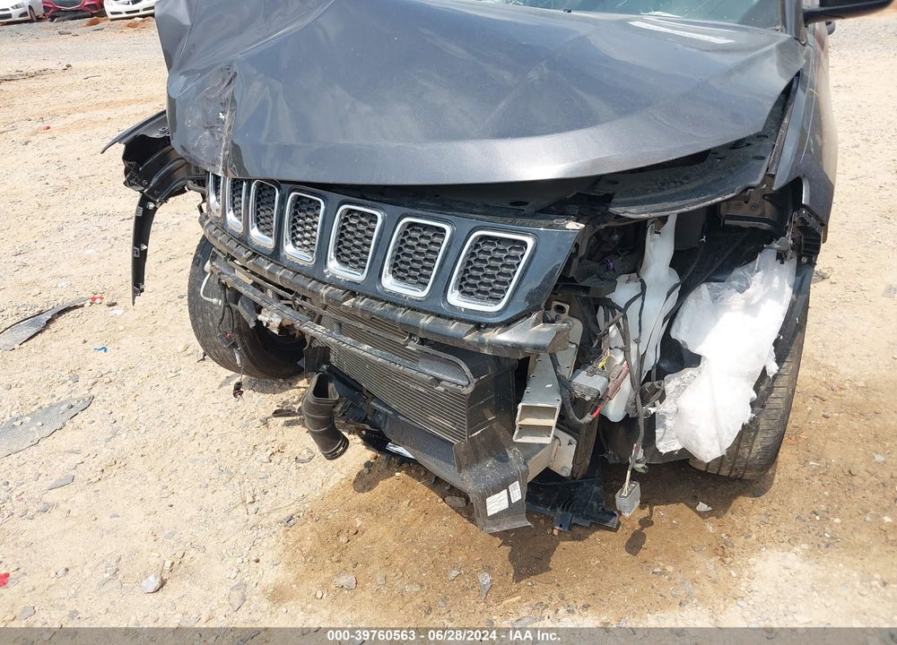 2018 JEEP COMPASS SPORT FWD VIN: 3C4NJCAB2JT471348