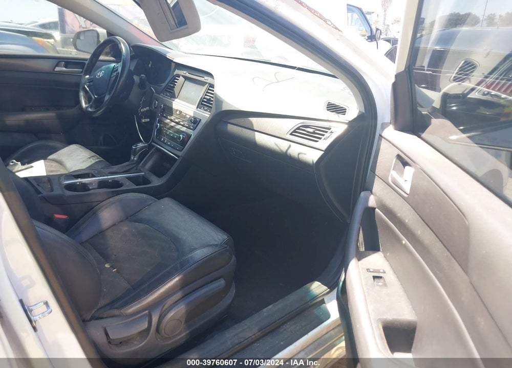 2017 HYUNDAI SONATA SPORT VIN: 5NPE34AF8HH496137