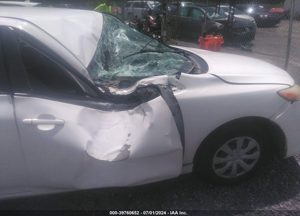 2011 TOYOTA COROLLA LE VIN: JTDBU4EE2BJ102826