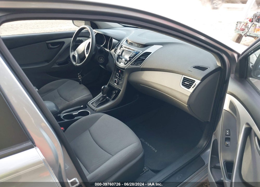 2015 HYUNDAI ELANTRA SE VIN: 5NPDH4AE1FH575960