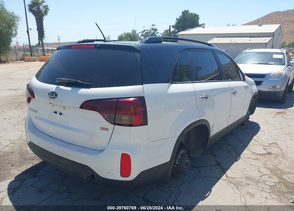 2015 KIA SORENTO LX VIN: 5XYKT4A63FG657999
