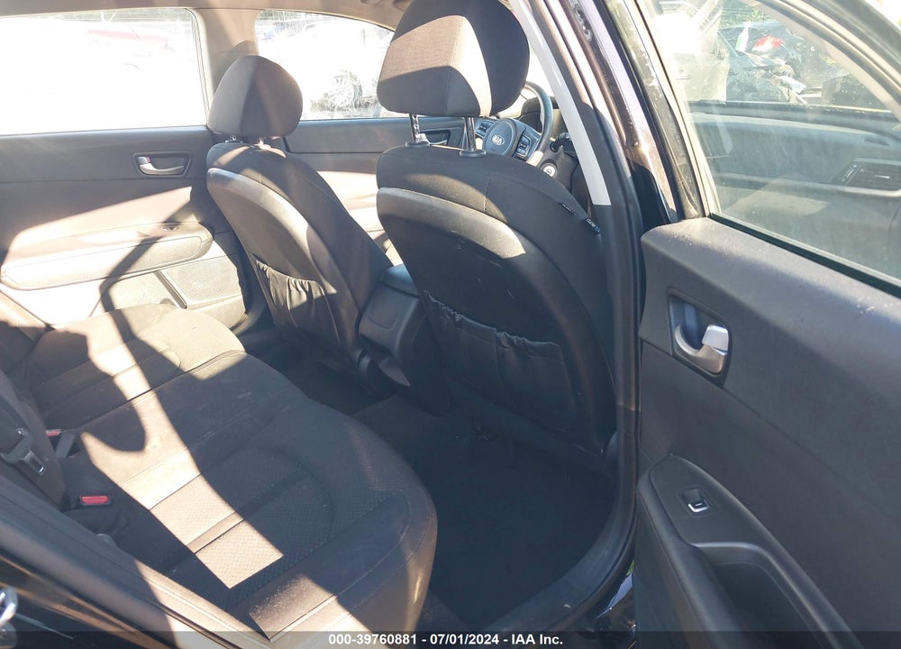 2016 KIA OPTIMA LX VIN: 5XXGT4L38GG101556