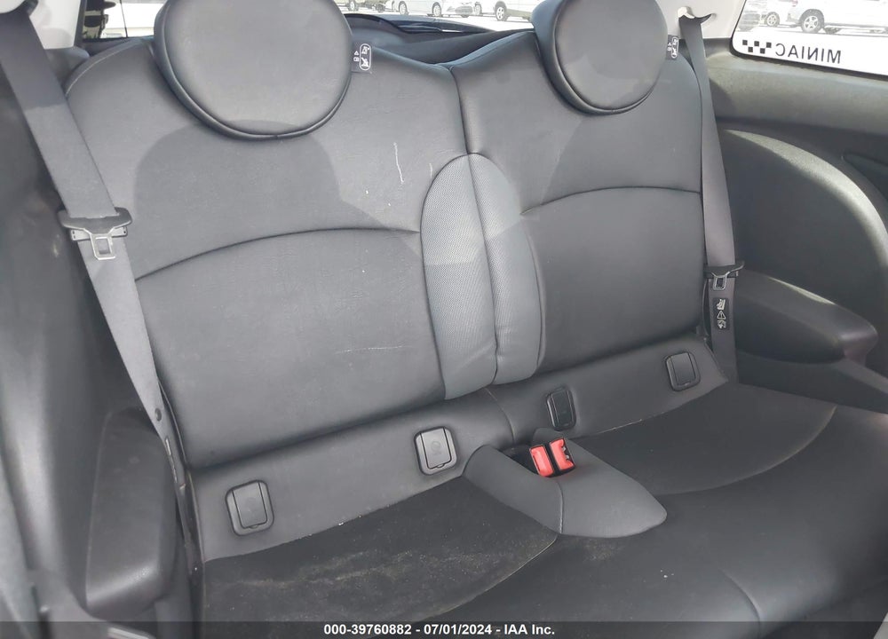 2009 MINI COOPER S VIN: WMWMF73579TT98218