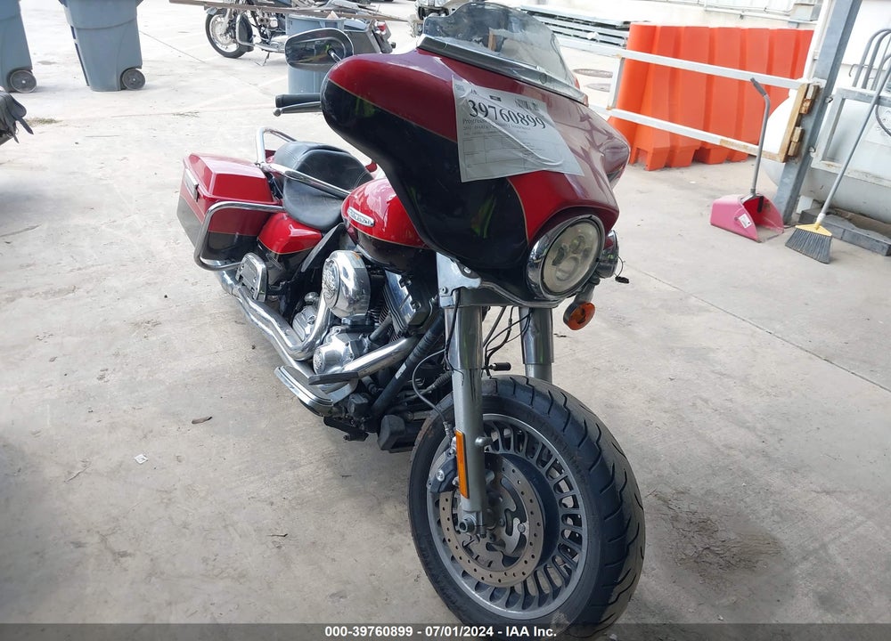 2011 HARLEY-DAVIDSON FLHTK VIN: 1HD1KEM14BB626557