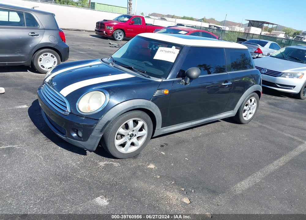 2007 MINI COOPER VIN: WMWMF335X7TT51092