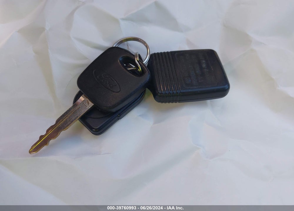 2004 FORD ESCAPE XLT VIN: 1FMCU03134KA55957