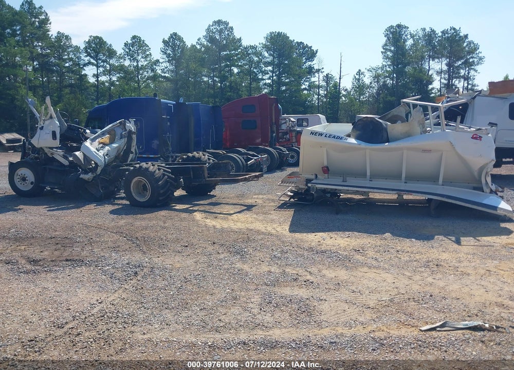 2005 INTERNATIONAL 8000 8600 VIN: 1HSHWSANX5J080357