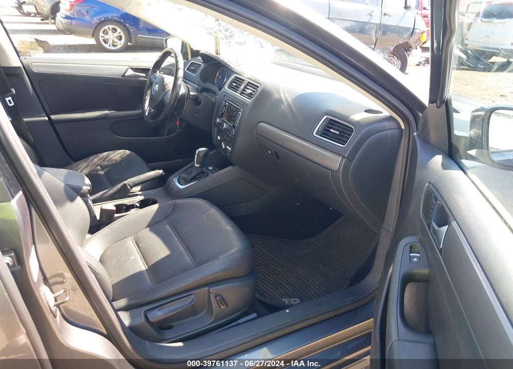 2014 VOLKSWAGEN JETTA 2.0L TDI VIN: 3VWLL7AJ6EM416611