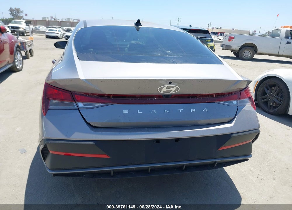 2024 HYUNDAI ELANTRA SEL VIN: KMHLM4DG2RU651504