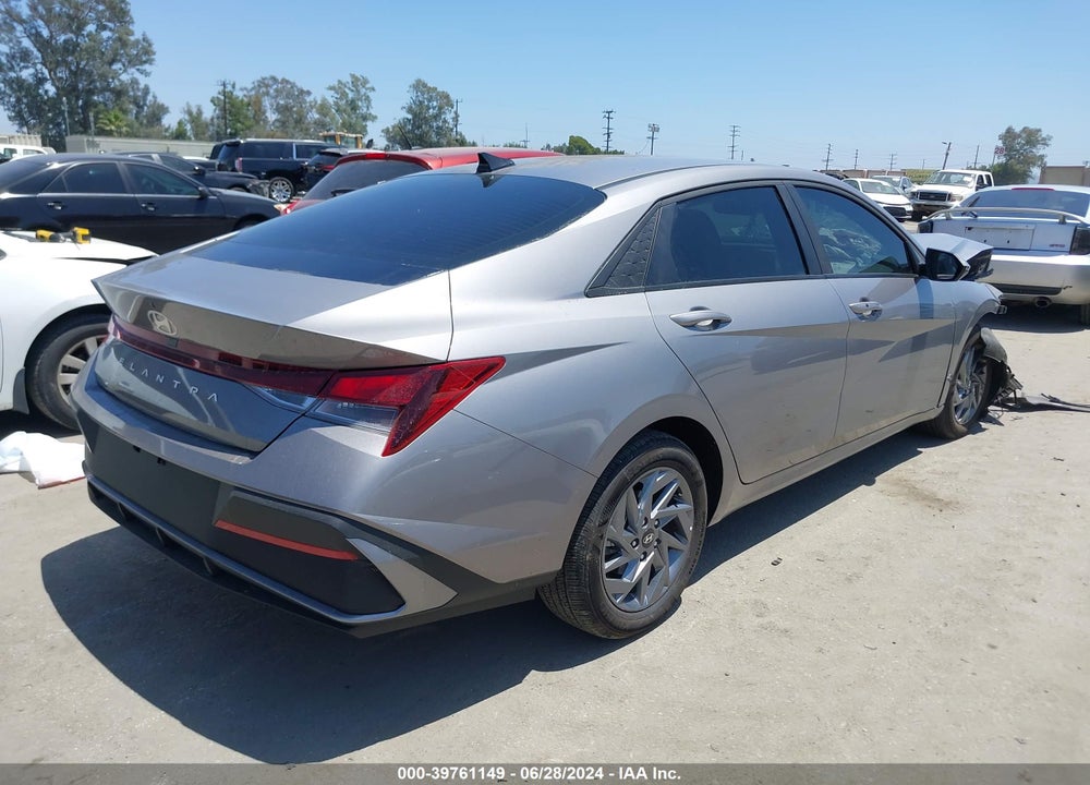 2024 HYUNDAI ELANTRA SEL VIN: KMHLM4DG2RU651504