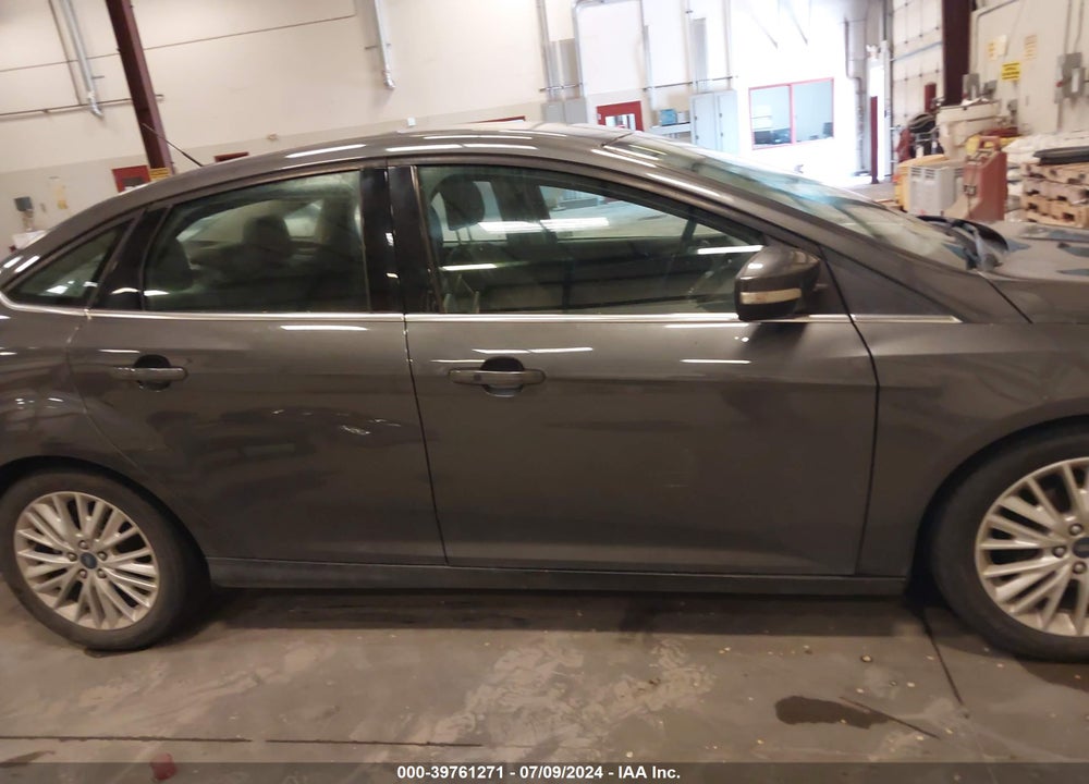 2015 FORD FOCUS TITANIUM VIN: 1FADP3J25FL277965