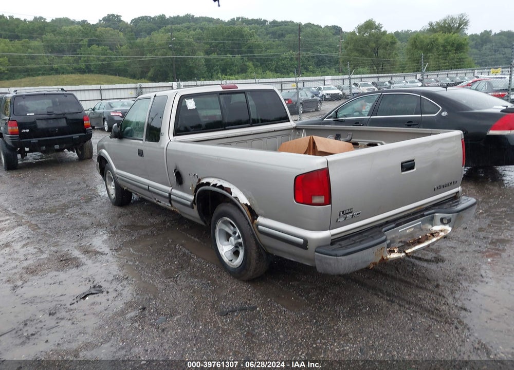 1998 CHEVROLET S-10 LS FLEETSIDE VIN: 1GCCS1941W8222897